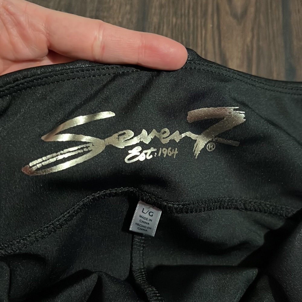 Seven7 Faux Leather High Rise Sculpting Leggings - Picture 4 of 6